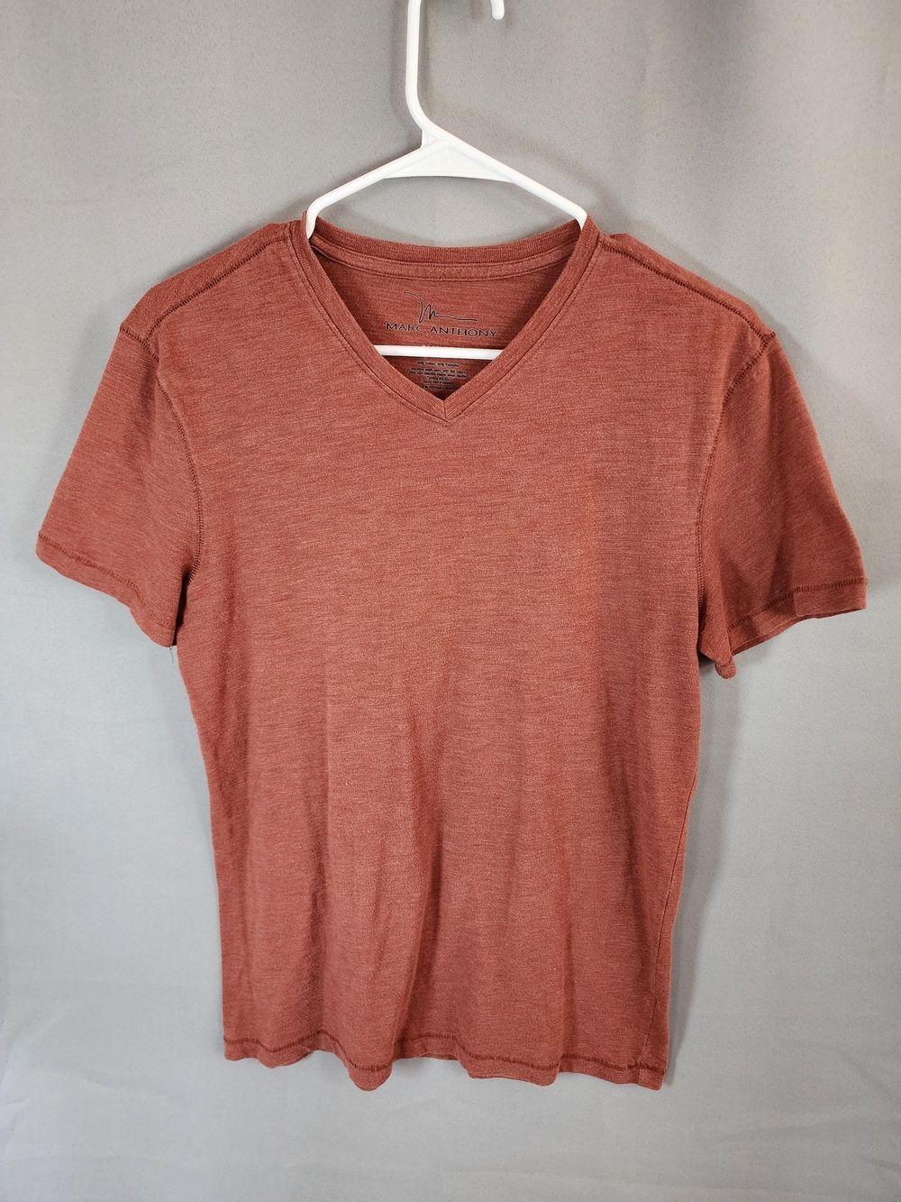 Marc Anthony Slim Fit Tee in Rust V Neck